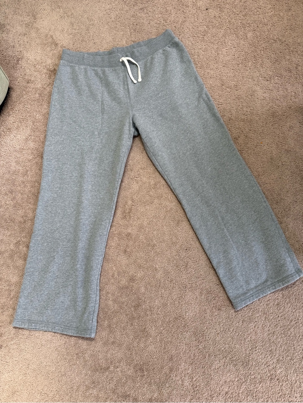 Lands' End Woman’s  Heather Gray Drawstring Joggers. XL